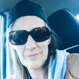 Meet your Posher, Karine